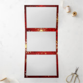 Weihnachten Goldene Schneeflocken im roten Hinterg Dreifach Gefaltete Einladung (Innenseite)