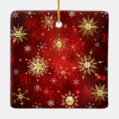 Weihnachten Goldene Schneeflocken im roten Hinterg Keramikornament (Rückseite)
