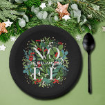 WEIHNACHTEN Greenery Personalisiert Black Christma Pappteller<br><div class="desc">Das Wort WEIHNACHTEN und Ihr Name unter den Blätter und Rot-,  Weiß- und Goldbeeren auf schwarzem Hintergrund (oder in jeder Farbe),  diese Papierschalen sind elegant für jeden Weihnachtsfeiertag. PASSENDE Artikel in unserem Geschäft.</div>