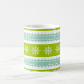 Weihnachten Grüne und Blaue Streifen mit Schneeflo Kaffeetasse (Mittel)