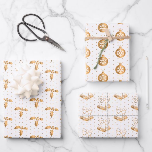 Weihnachten Holly, Baubles und Holly auf White Geschenkpapier Set (Vorderseite)