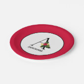 Weihnachten Holly Berries Elegant Monogram Initial Pappteller (Schrägansicht)