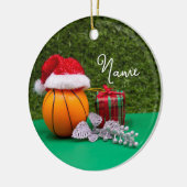 Weihnachten im Basketball mit dem Weihnachtsmann f Keramik Ornament (Links)