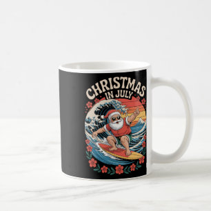Weihnachten im Juli Lustiger Santa reitet auf groß Kaffeetasse