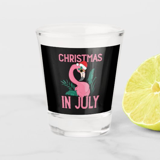 Weihnachten im Juli rosa Flamingo mit Weihnachtsma Schnapsglas (Vorderseite)