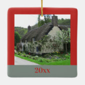 Weihnachten im New Zuhause Winter Village Keramikornament (Rückseite)