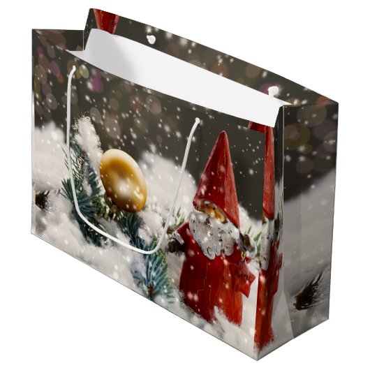 Weihnachten im Schnee Große Geschenktüte (Vorderseite Schrägansicht)