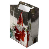 Weihnachten im Schnee Mittlere Geschenktüte (Vorderseite Schrägansicht)
