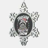 Weihnachten im sonnenverwöhnten Raccoon Schneeflocken Zinn-Ornament (Rechts)