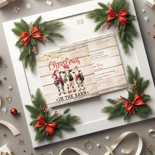 Weihnachten in der Stallkühe mit Weihnachtsmannmüt Einladung