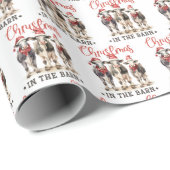 Weihnachten in der Stallkühe mit Weihnachtsmannmüt Geschenkpapier (Rolleneckpunkt)