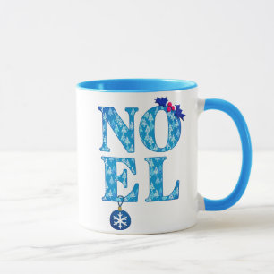 WEIHNACHTEN in einem Bluweihnachtsbaummuster Tasse
