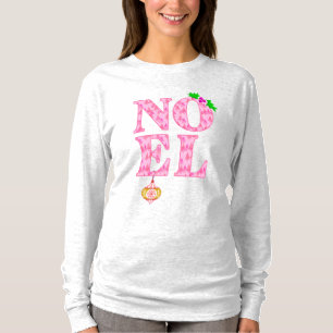 WEIHNACHTEN in einem rosa Weihnachtsbaummuster T-Shirt