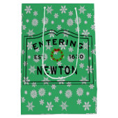 Weihnachten in Newton, MA Holiday Mittlere Geschenktüte (Rückseite)