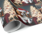 Weihnachten König Charles Spaniel auf einem roten  Geschenkpapier (Rolleneckpunkt)