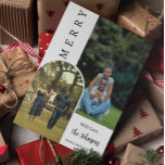 Weihnachten Modernes frohes Foto Personalisiert Karte<br><div class="desc">Dieses Design kann in dem Bereich personalisiert werden, der durch das Ändern des Fotos und/oder Textes zur Verfügung gestellt wird. Sie können auch angepasst werden, indem Sie auf Vorlage personalisieren klicken und dann auf die Schaltfläche klicken, um weitere Optionen anzupassen, um die Hintergrundfarbe zu löschen oder zu ändern, Text hinzuzufügen,...</div>