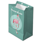 Weihnachten Niedlich Pink Flamingo Mittlere Geschenktüte (Vorderseite Schrägansicht)