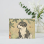 Weihnachten, Niedlicher Welpe unter Weihnachtsbaum Feiertagspostkarte (Stehend Vorderseite)