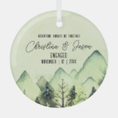 Weihnachten Rustikale Bergwandern Verlobung Grün Ornament Aus Glas (Vorderseite)