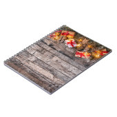 Weihnachten rustikaler Hintergrund, Holzplanken. Notizblock (Linke Seite)