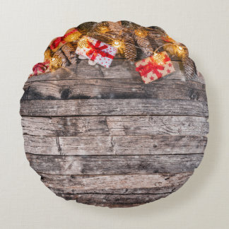 Weihnachten rustikaler Hintergrund, Holzplanken. Rundes Kissen