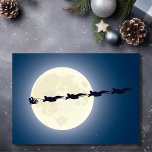 Weihnachten, Schlitten und F-18 Militärjets Weihna Feiertagskarte<br><div class="desc">Diese patriotische Weihnachtsgrüßkarte zeigt den Weihnachtsmann und seinen Schlitten,  der von einem Team von F-18 Super Hornet Jets mit Vollmondhintergrund gezogen wurde. Inside Gruß - "wünschen Sie ein frohes Weihnachtsfest und ein glückliches neues Jahr". Der Gruß kann personalisiert zu lesen,  wie Sie möchten.</div>