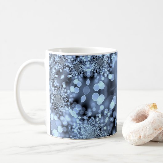 Weihnachten Silvery Blue Snowflakes Kaffeetasse (Mit Donut)