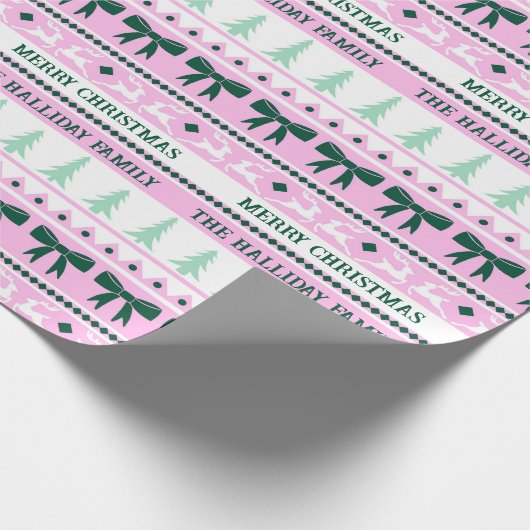 Weihnachten Ugg Sweater Familie Name Pink & Green Geschenkpapier (Ecke)