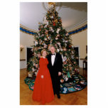 Weihnachten von US-Präsident Bill Clinton & Hillar Fotoskulptur Ornament<br><div class="desc">Bill Clinton ist ein US-amerikanischer Politiker aus Arkansas, der als 42. Präsident der Vereinigten Staaten (1993-2001) fungierte. Er trat sein Amt am Ende des Kalten Krieges an und war der erste Präsident der Babyboomer-Generation. — Während der Regierung von William Jefferson Clinton genossen die USA mehr Frieden und wirtschaftliches Wohlergehen als...</div>