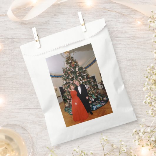 Weihnachten von US-Präsident Bill Clinton & Hillar Geschenktütchen (Ausgeschnitten)