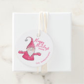 Weihnachten Weiß und Rosa Gnome Happy Holidays Geschenkanhänger (Beispiel)