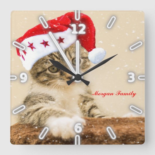 Weihnachten, Whimsical Cat Weiße Weihnachtsmannmüt Quadratische Wanduhr (Vorderseite)