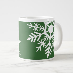 Weihnachtliche weiße und grüne Schneesterne Jumbo-Tasse