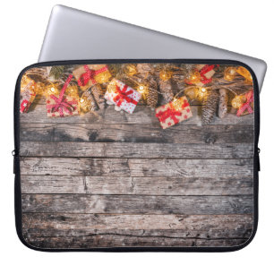 Weihnachtlicher rustikaler Hintergrund, Holzplanke Laptopschutzhülle
