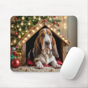 Weihnachts-Baseball in einem Doghouse Mousepad