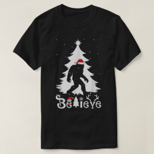 Weihnachts Bigfoot Glaubensdesign T-Shirt