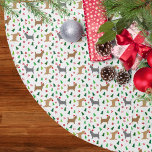 Weihnachts Cairn Terrier in Weihnachtsmannmützen W Polyester Weihnachtsbaumdecke<br><div class="desc">Dieses niedliche Muster zeigt unsere Cairn Terrier,  die Weihnachtsmannmützen mit grünen und weißen Weihnachtskiefern und Heiligbeeren auf schwarzem Hintergrund tragen.</div>
