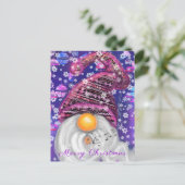 Weihnachts-Card-Happy Gnome in Lila Hat Sings Postkarte (Stehend Vorderseite)
