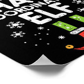 Weihnachts-Chaos-Koordinator Elf Xmas Familienspie Poster (Ecke)