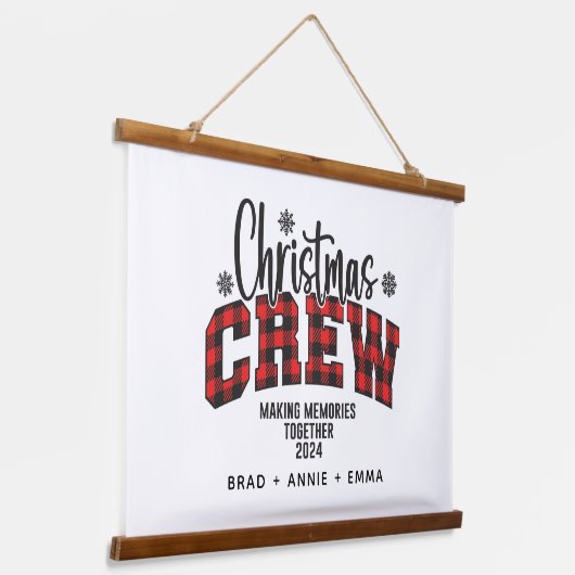 Weihnachts-Crew 2024 Wandteppich Mit Holzrahmen (Gewinkelt)