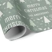 Weihnachts Custom Family Name Sage Green Geschenkpapier (Rolleneckpunkt)