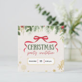 Weihnachts-Einladung in Beige und Grün (Stehend Vorderseite)