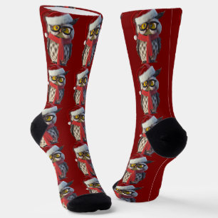 Weihnachts-Eule mit Santa-Kostüm und rotem Schal Socken