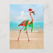 Weihnachts-Flamingo am Strand Einladungspostkarte (Vorderseite)