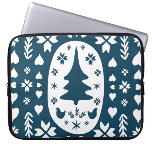 Weihnachts-Folkkunst: Skandinavier Doodle. Laptopschutzhülle
