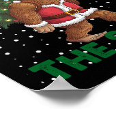 Weihnachts-Funny Squatchin durch den Schnee Poster (Ecke)