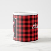 Weihnachts Gnome Red & Black Buffalo Kariert Custo Jumbo-Tasse (Vorderseite)