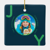 Weihnachts-Grün-Foto Freude Familienname Keramikornament (Rückseite)