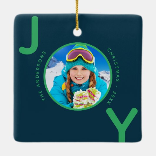 Weihnachts-Grün-Foto Freude Familienname Keramikornament (Rückseite)