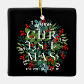 Weihnachts-Grüntöne und Berries auf Schwarz Keramikornament (Vorderseite)